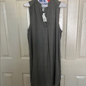 Sleeveless Black and White Patterned Dress